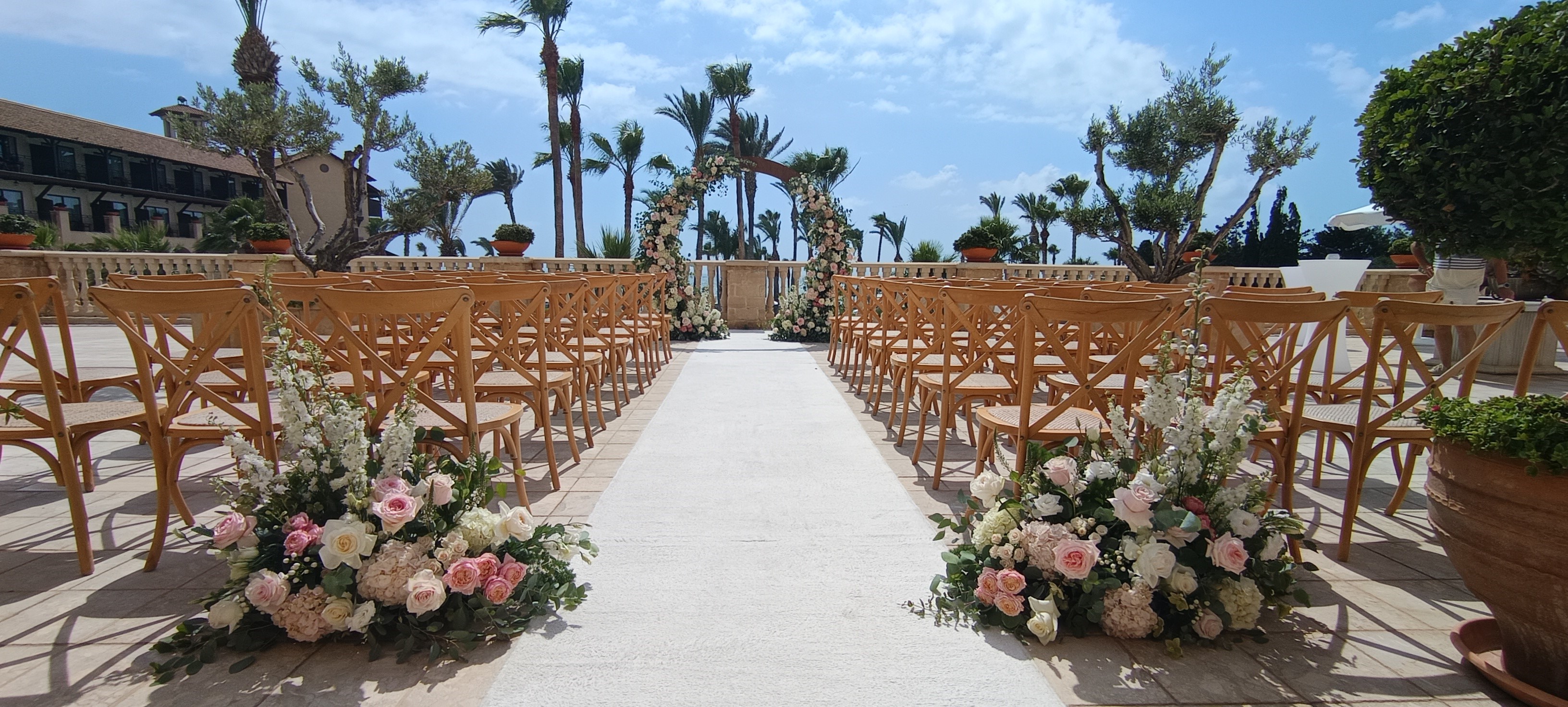 Book your wedding day in Elysium Hotel Paphos